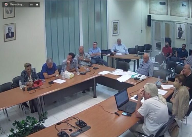 Χίος: Δημοτικός Σύμβουλος κατέρρευσε-Δεν υπήρχε ασθενοφόρο