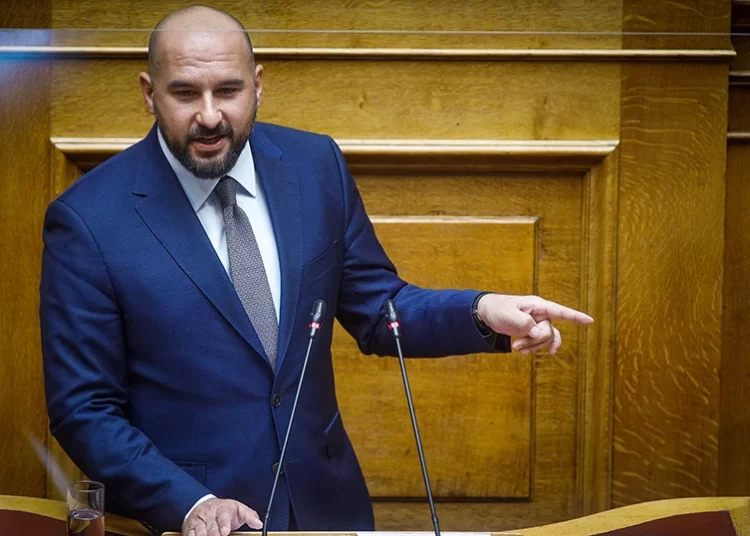 Παραιτείται από τα κομματικά όργανα του ΣΥΡΙΖΑ ο Δημήτρης Τζανακόπουλος