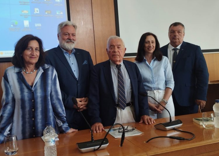 Παρουσιάστηκε το βιβλίο του Βασίλη Ιατρίδη: «Από τον Βυθό στον Ουρανό»