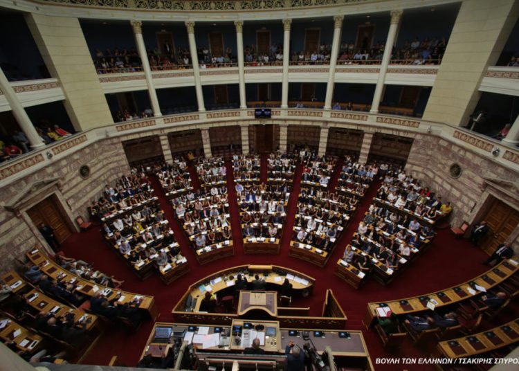 Βουλή: Χωρίς εργαλεία ελέγχου της κυβέρνησης η αντιπολίτευση-Στο φάσμα του σκοταδισμού τα νέα κόμματα