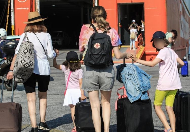 Aπλησίαστες οι διακοπές για το 37% των εργαζομένων στην Ελλάδα