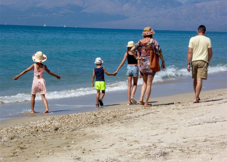 Τουρισμός για Όλους: Πότε ξεκινούν οι αιτήσεις – Αυξάνεται το ποσό