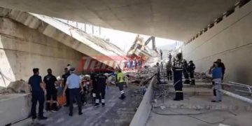 Πάτρα: Έπεσε τμήμα γέφυρας στην περιμετρική – Ένας νεκρός και οκτώ τραυματίες, έρευνες για εγκλωβισμένους – Ρομά έπαιρναν σίδερα