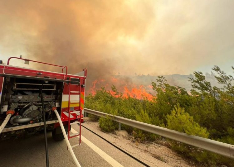 Ασφαλής η βάση της 111ΠΜ – Καλύτερη εικόνα παρουσιάζουν οι πυρκαγιές σε αρκετές περιοχές