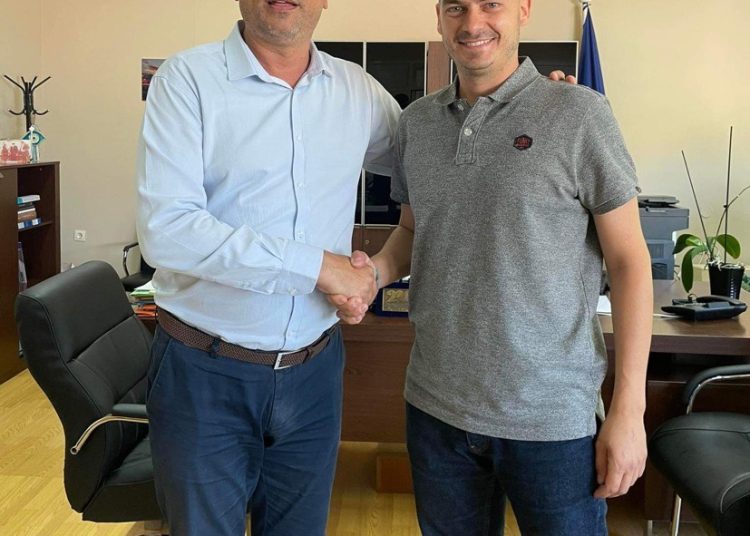 Ο Γιάννης Χαραλαμπόπουλος στο πλευρό του Γιάννη Λέντζα