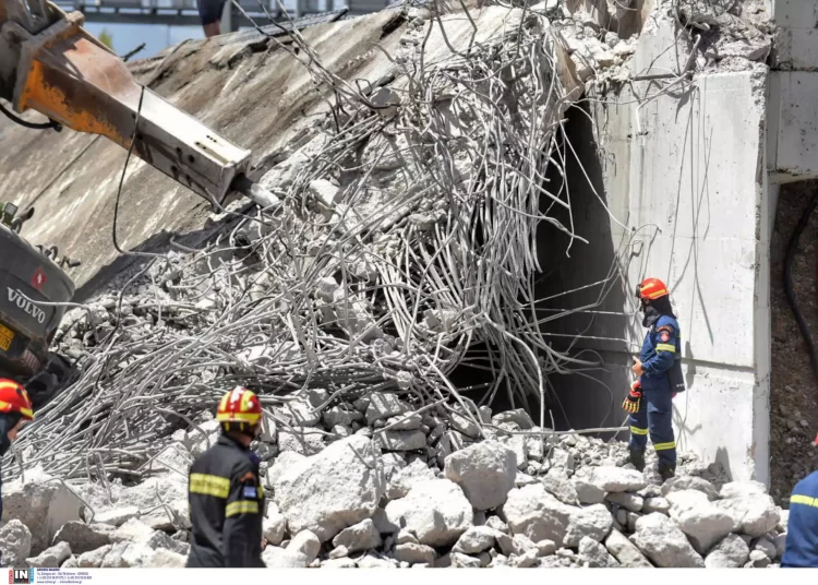 Πτώση γέφυρας Περιμετρικής: Συνεχίζονται οι έρευνες για εγκλωβισμένους – Τέσσερις συλλήψεις – Ένας νεκρός, πολλοί οι τραυματίες