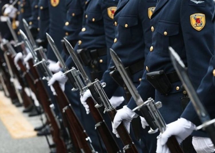 Έρχονται 1.700 προσλήψεις στις Ένοπλες Δυνάμεις