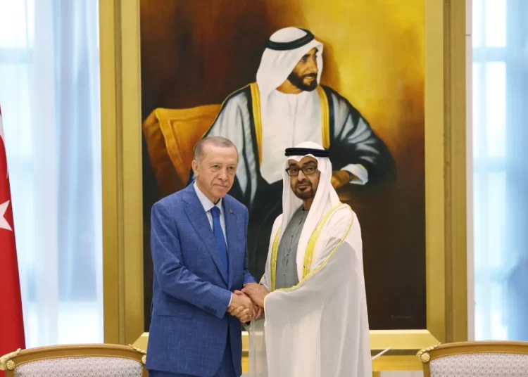 «Δώρο» 50 δισ. δολαρίων από τα Εμιράτα στον Ερντογάν
