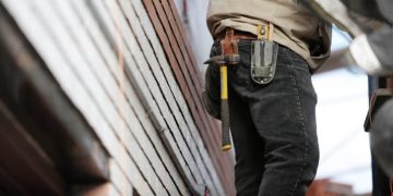 Ελλάδα: Εργασία έως τα 74; Η κυβέρνηση φέρνει αλλαγές σε όσους δεν έχουν συμπληρώσει ένσημα