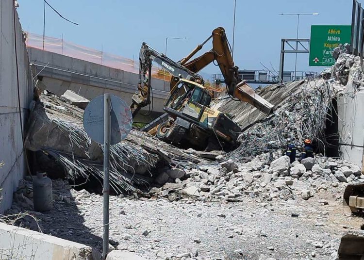 Πάτρα- Κατάρρευση Γέφυρας: Για δεύτερη ημέρα οι διασώστες ψάχνουν ανθρώπους-14 οι τραυματίες