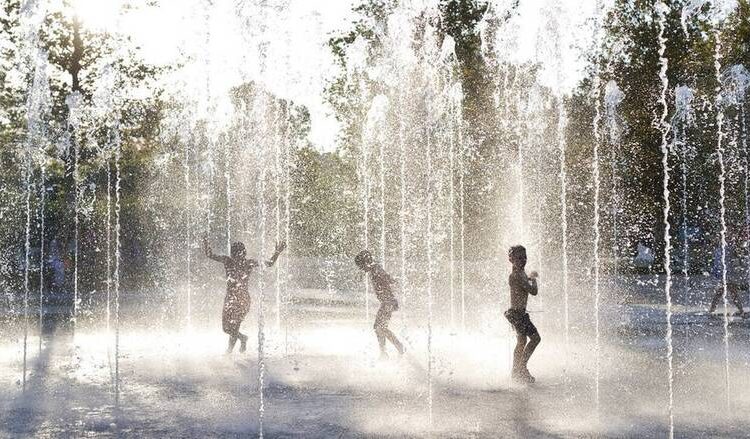 Τρίτο κύμα καύσωνα από την Τρίτη – Θερμική έξαρση με 45άρια ως την Κυριακή – Νέο έκτακτο δελτίο από την ΕΜΥ