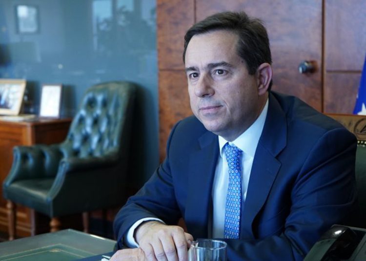 Παραίτηση με παρασκήνιο Μηταράκη από υπουργός Προστασίας του Πολίτη και νέος ο Γ. Οικονόμου