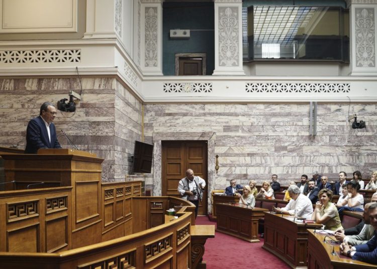 Φάμελλος: Θα σταθούμε όρθιοι και θα δουλέψουμε για το συμφέρον της κοινωνικής πλειοψηφίας