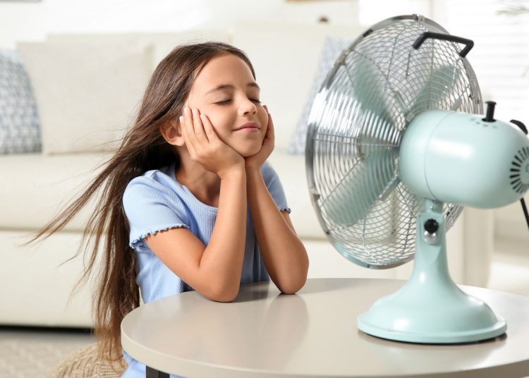 8 τρόποι να δροσιστείς εν μέσω καύσωνα και ξέχνα το κλιματιστικό