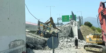 Πάτρα – Πτώση γέφυρας: Η τραγωδία και τα 3 ερωτήματα που ζητούν απάντηση