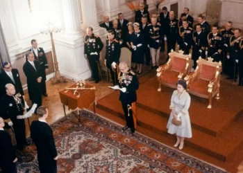 Τατόι: Βρέθηκαν τα βασιλικά εμβλήματα του Όθωνα – Δείτε φωτογραφίες