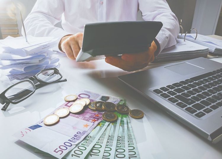 Τεκμήρια διαβίωσης: Καταργούνται σταδιακά-Τι γλιτώνουν οι φορολογούμενοι