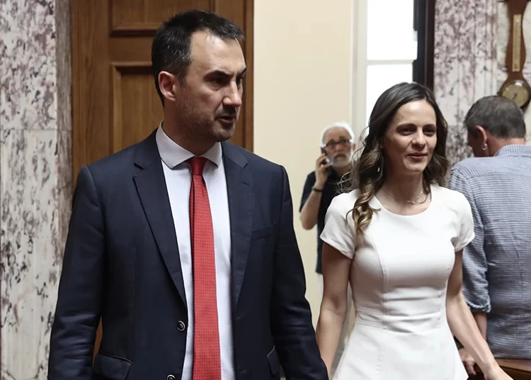 Τη στήριξή του στην Έφη Αχτσιόγλου δήλωσε και ο Αλέξης Χαρίτσης – «Δεν θα είμαι υποψήφιος, τη στηρίζω ολόθερμα»