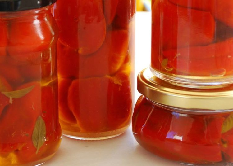 Ετοιμάζουμε πιπεριές Φλωρίνης για όλο το χρόνο