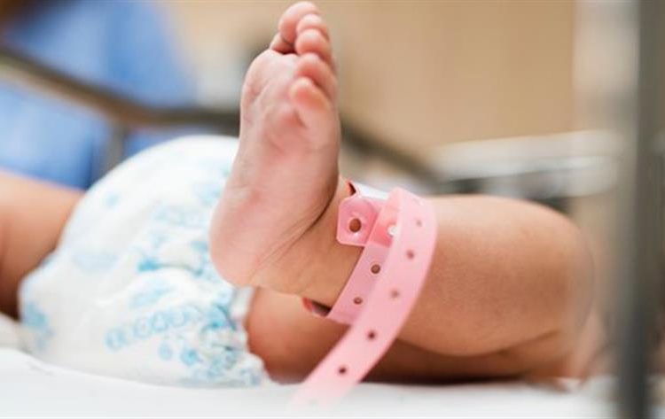 Παράνομες υιοθεσίες Χανιά: Στο κύκλωμα Γιατροί & γυναίκες που έδιναν ωάρια