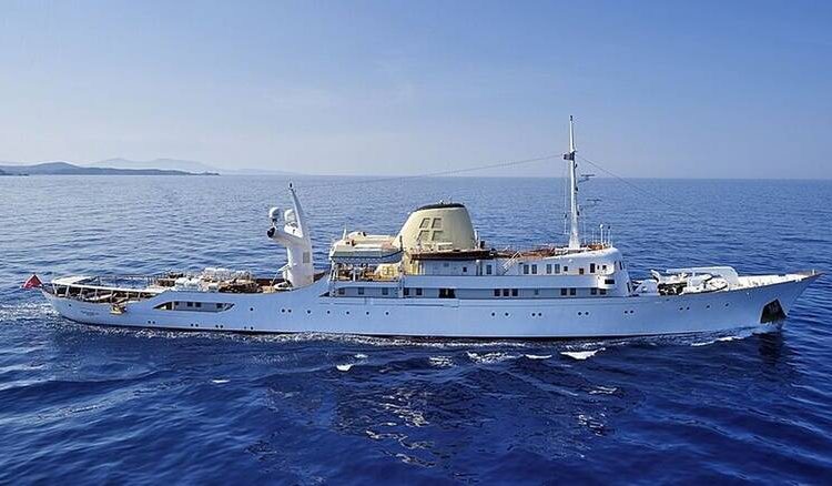 Το θρυλικό πλοίο Χριστίνα Ω που έρχεται Κατάκολο-Εντυπωσιάζει η χλιδή του