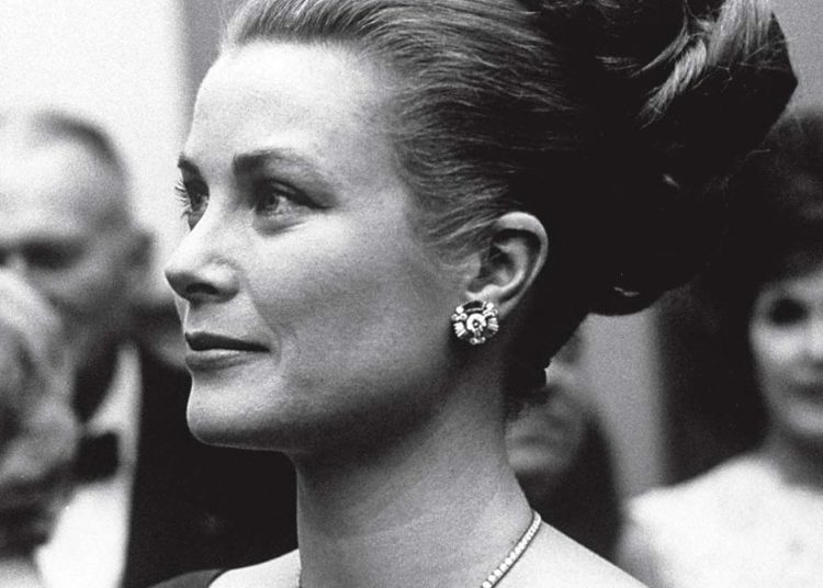 Royals που αποτελούν το chic καλοκαιρινού στιλ -Από την Γκρέις Κέλι στη βασίλισσα Λετίθια