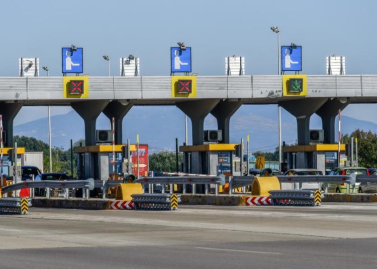 Αυξήσεις και στα διόδια-Αδύναμη η κυβέρνηση ενώ σαρώνει παντού η ακρίβεια