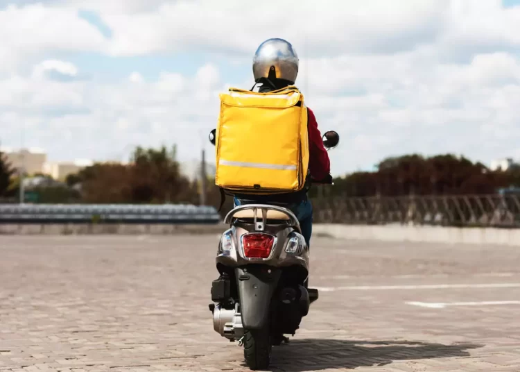 Πρόστιμα 110.000 ευρώ για εργασία εν μέσω καύσωνα – Έλεγχοι της Επιθεώρησης Εργασίας με το τάμπλετ στο χέρι