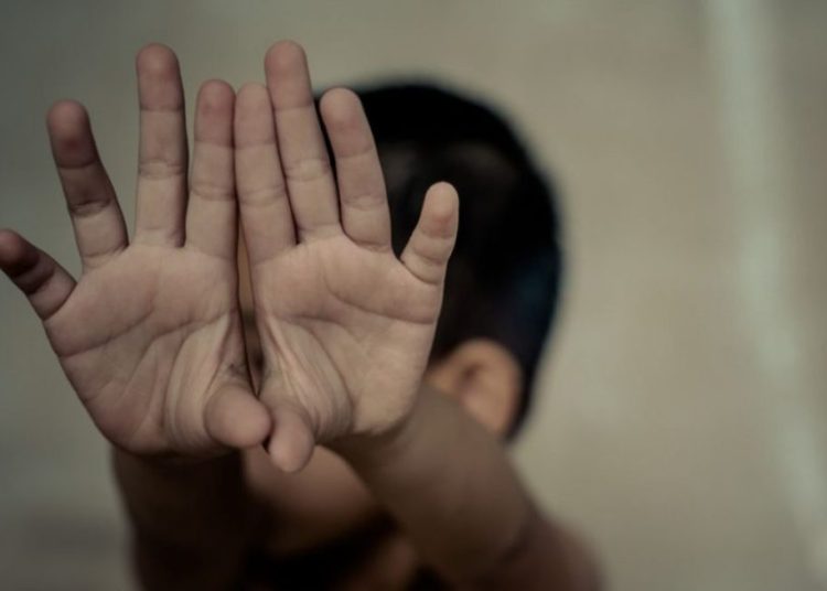 Κρήτη: 12χρονο με χτύπημα στο κεφάλι και ελλιποβαρές από την μητριά του