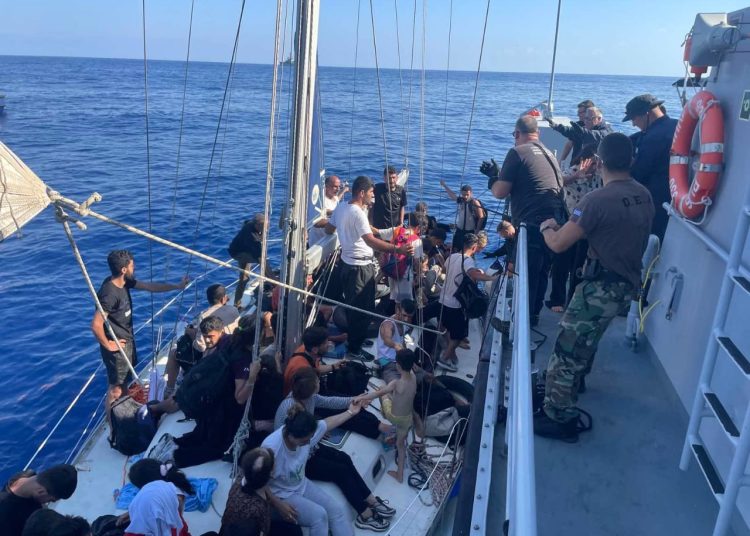 Κατάκολο: Ασφαλείς οι 60 μετανάστες που διασώθηκαν στο Ιόνιο