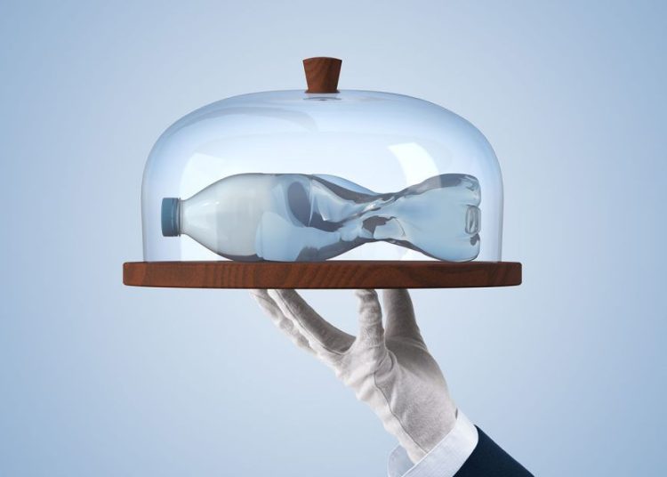 Βρέθηκαν μικροπλαστικά στην ανθρώπινη καρδιά για πρώτη φορά – Γιατί ανησυχούν οι επιστήμονες