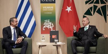 Ελληνοτουρκικά: Η συνάντηση Γεραπετρίτη – Φιντάν ανοίγει τον δρόμο για τετ α τετ Μητσοτάκη – Ερντογάν