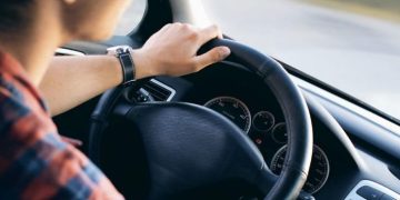 Φωτιά σε αμάξι-Συχνό φαινόμενο το καλοκαίρι-Πως να προστατευθείτε