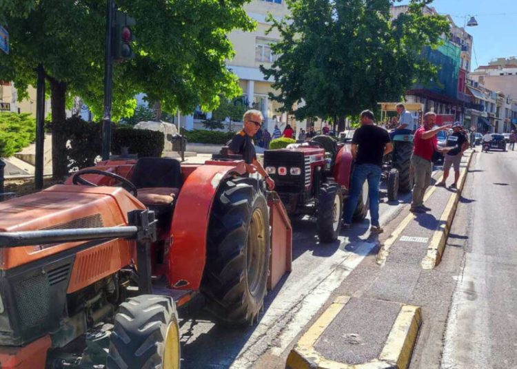Πύργος: Στους δρόμους οι αγρότες για την σταφίδα