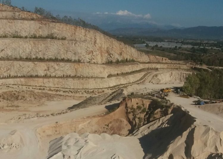 Tο λατομείο της διαπλοκής – Χαλίκι χρυσάφι για τον εθνικό εργολάβο – Αποικιοκρατικού τύπου σύμβαση του Δήμου Πύργου