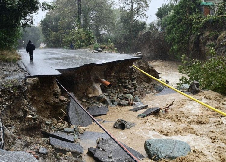 Κακοκαιρία Daniel: Στους 14 οι νεκροί-Συνεχείς επιχειρήσεις για διασώσεις εγκλωβισμένων