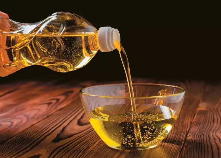 «Τιμές – φωτιά» για το ελαιόλαδο – Πόσο μπορεί να ακριβύνει ακόμη, ανησυχία για ελλείψεις