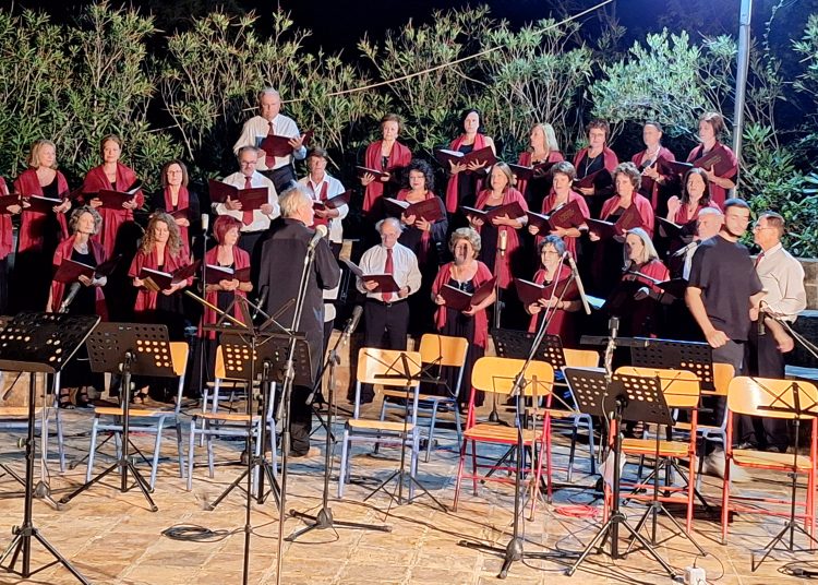 ΖΑΚΥΝΘΟΣ: Η Μικτή χορωδία Πύργου συμμετείχε στο Αφιέρωμα για τον Ηλία Ανδριόπουλο (φωτο)