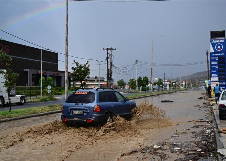 Εφιάλτης δίχως τέλος στη Θεσσαλία- Χωρίς νερό 14 μέρες ο Βόλος – Σπίτια παραμένουν πλημμυρισμένα