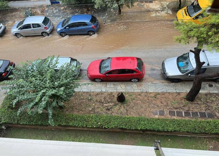 Το φθινόπωρο κρύβει και άλλες επικίνδυνες κακοκαιρίες λέει ο Μαρουσάκης