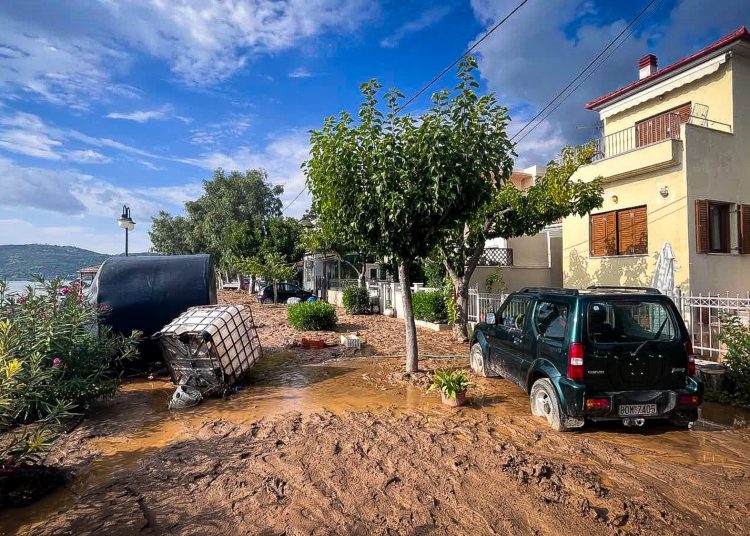 Κακοκαιρία Elias: Οργή και αγανάκτηση στο Βόλο – «Bράζουμε νερό για να κάνουμε μπάνιο»