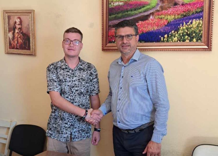 Ο Νίκος Αλτούνης στο πλευρό του Γιάννη Λέντζα