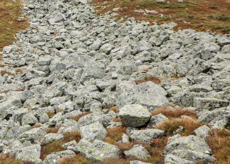 Χειμαδιό: Κινδυνεύει όλο το χωριό από κατολίσθηση- Έπεσε το βουνό σε σπίτι