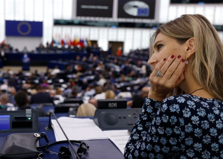 Εύα Καϊλή: Επέστρεψε στα έδρανα του Ευρωκοινοβουλίου