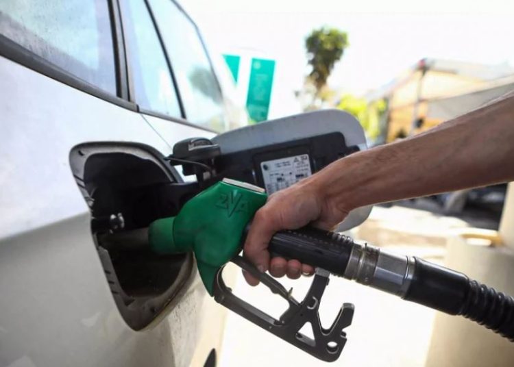 Καύσιμα: «Πετάει» πάνω από 2 ευρώ το λίτρο η αμόλυβδη – Προς τιμή ρεκόρ το πετρέλαιο θέρμανσης