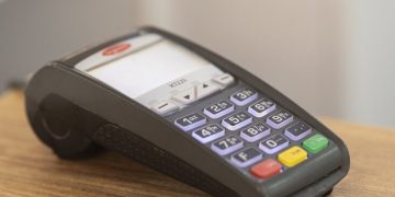 Επιχειρήσεις: Από 1η Νοεμβρίου η διασύνδεση ταμειακών & pos-Τι αλλάζει για τις αποδείξεις