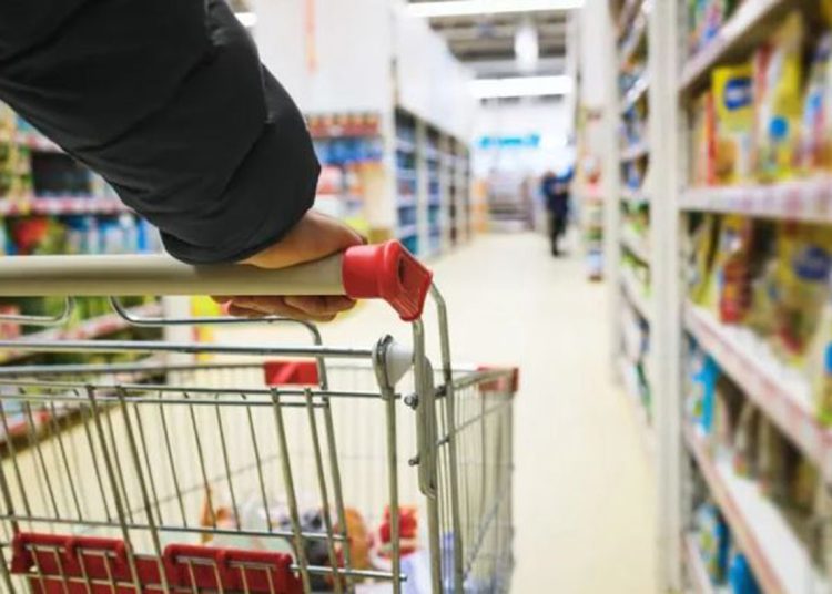 Ακρίβεια: Χρυσοπληρώνουμε το προϊόν αλλά έχει λιγότερη ποσότητα μέσα