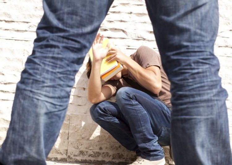 Ανεξέλεγκτοι οι ανήλικοι-Περιστατικά βίας σε όλη τη χώρα