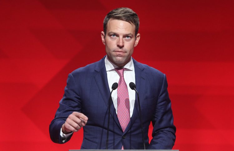 Σφάζονται για τον Κασσελάκη στον Σύριζα