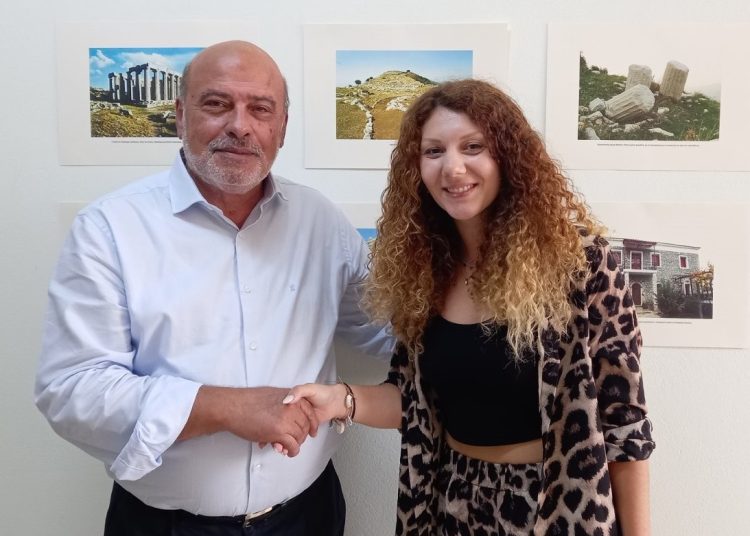 Η Φωτεινή-Παναγιώτα (Φένια) Σπανού υποψήφια με τον Τάκη Δημητρουλόπουλο